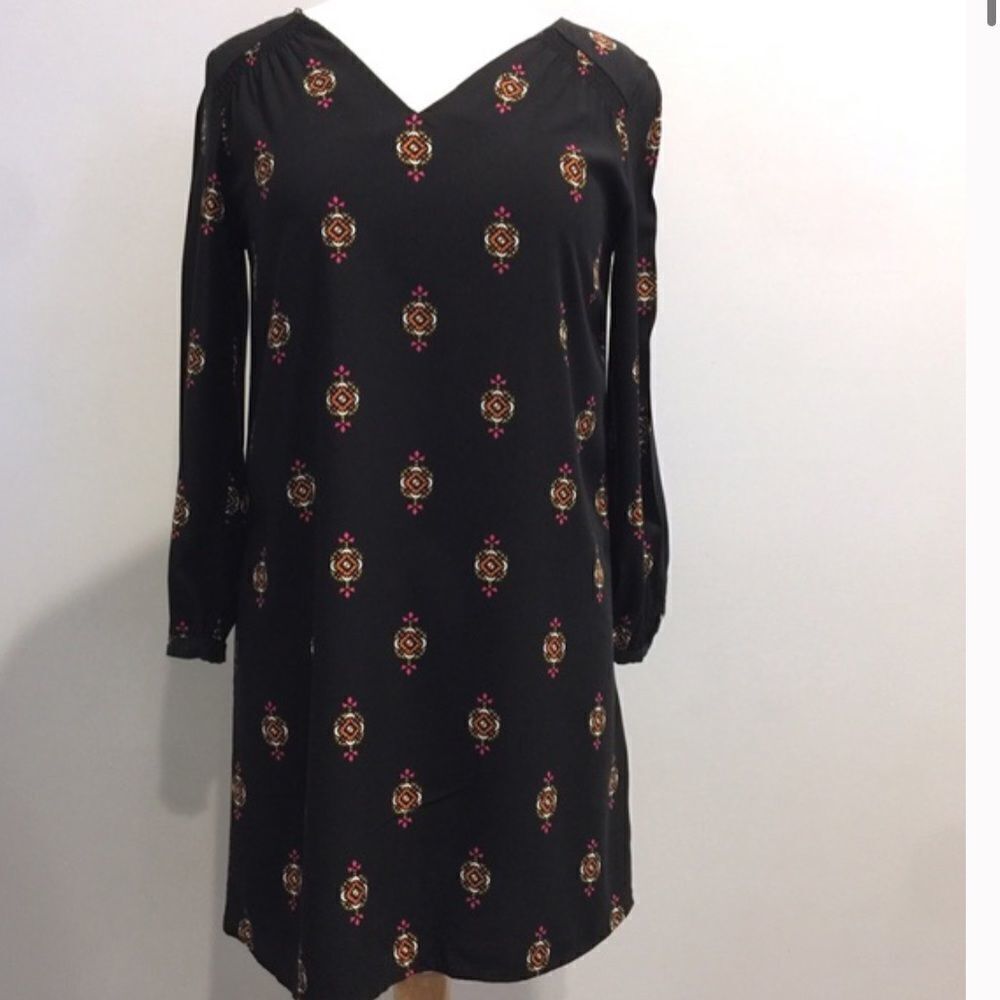 ✨ Long Sleeve Aztec print Mini Dress ✨ - Picture 2 of 8